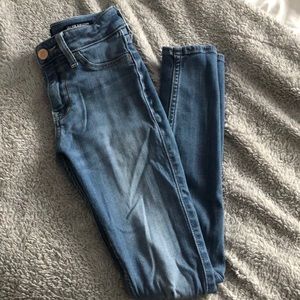 low-rise hollister skinny jeans